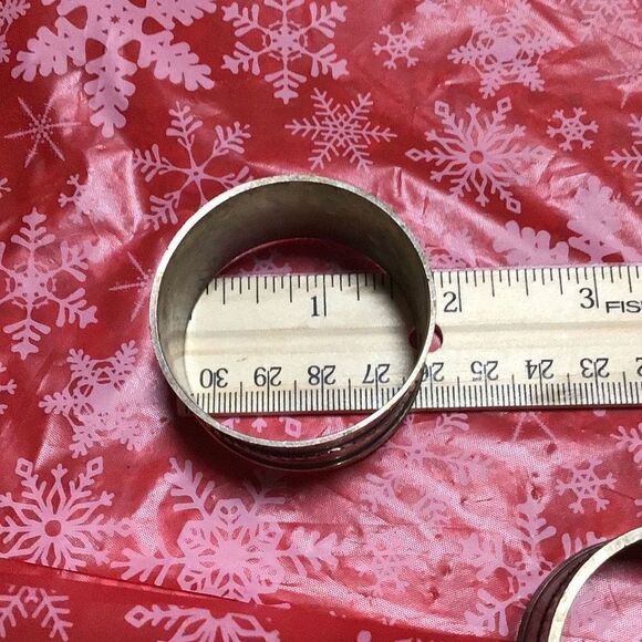 Vintage napkin rings set of 6 with a spare - Picture 3 of 4